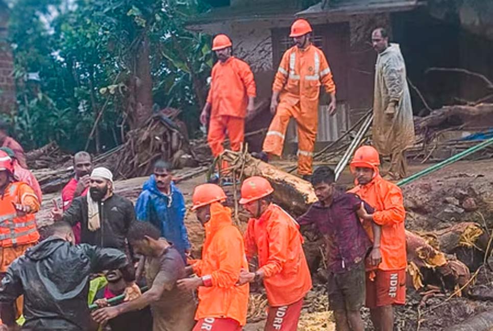 কেরালায় ভূমিধসে নিহতের সংখ্যা বেড়ে ৭০