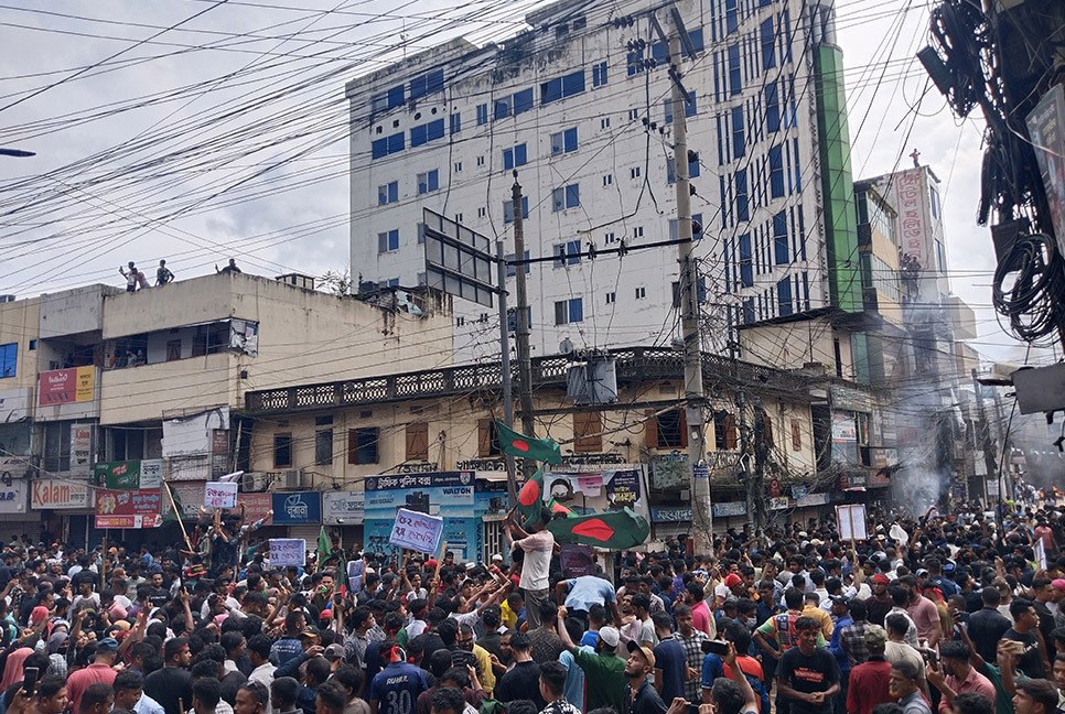 মৌলভীবাজারে আওয়ামী লীগ-আন্দোলনকারী সংঘর্ষ, আহত অর্ধশত