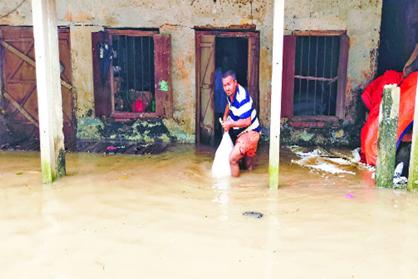 টানা বৃষ্টিতে প্লাবিত নিম্নাঞ্চল