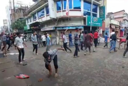 ঝালকাঠিতে শিক্ষার্থীদের সঙ্গে সরকারদলীয় সমর্থকদের মধ্যে ধাওয়া পাল্টা ধাওয়া, আহত ১৫