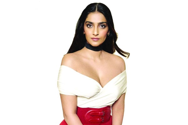 বাংলাদেশ নিয়ে সোনম