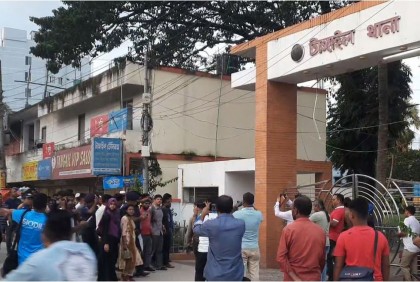 সমন্বয়কদের সাথে নিয়ে টাঙ্গাইল সদর থানার তালা খুলে কার্যক্রম শুরু

