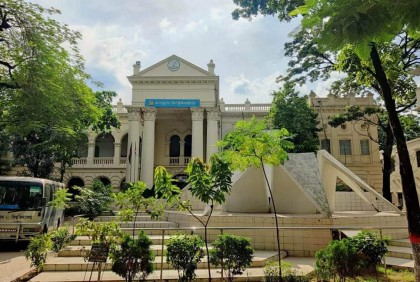 পদত্যাগের ঘোষণা জবি উপাচার্যের, ক্লাস-পরীক্ষা-হল চালুর সিদ্ধান্ত সিন্ডিকেটে আজ