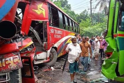 ঠাকুরগাঁওয়ে তিন গাড়ির সংঘর্ষে নিহত দুই