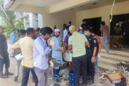 সিদ্ধিরগঞ্জ থানা পরিষ্কার করলেন স্কুল-কলেজ শিক্ষার্থীরা