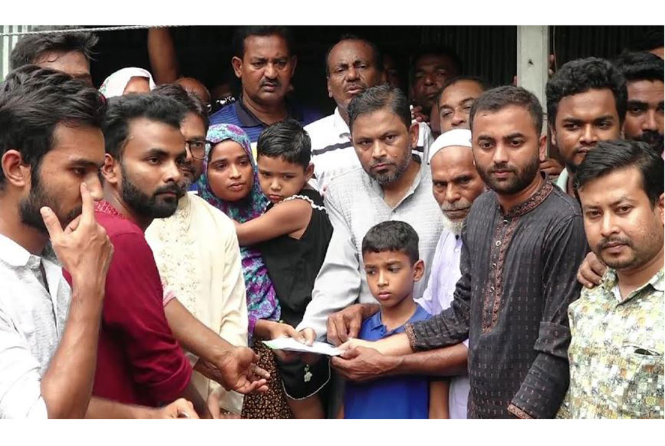 কুষ্টিয়ায় নিহতদের পরিবারে বিএনপি নেতার সহায়তা