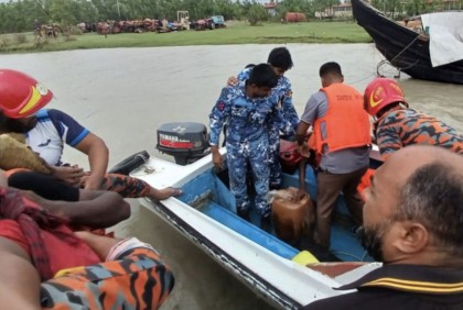 বঙ্গোপসাগরে ট্রলার ডুবে শিশুসহ নিহত ৪