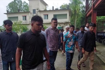 পঞ্চগড়ের চায়ের বাজার সিন্ডিকেটের বিরুদ্ধে মাঠে নেমেছে শিক্ষার্থীরা