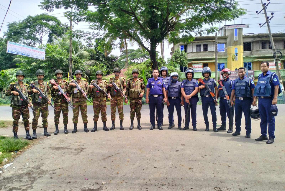 সেনাবাহিনীর সহায়তায় নোয়াখালীতে ৮ থানার কার্যক্রম শুরু