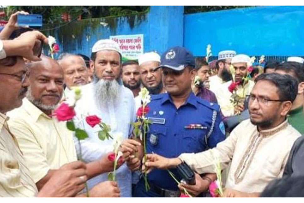 ফেনী শহর পুলিশ ফাঁড়িতে ফিরলেন পুলিশ সদস্যরা