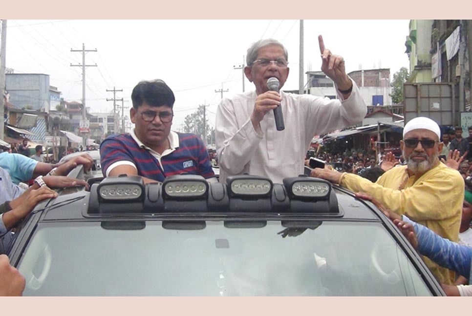 আওয়ামী লীগ অন্তর্বর্তী সরকারের বিরুদ্ধে ষড়যন্ত্র করছে: মির্জা ফখরুল

