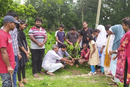 রাজবাড়ীতে বৃক্ষরোপণ কর্মসূচি