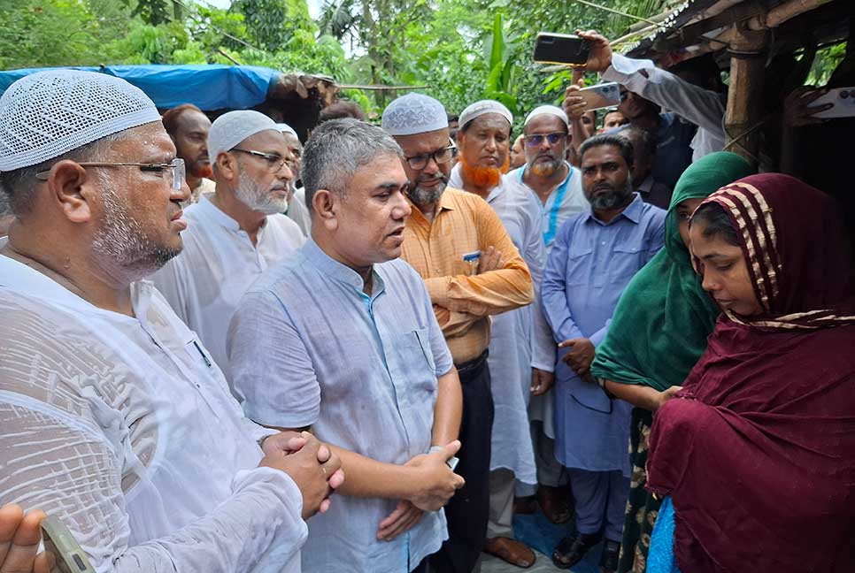 জয়পুরহাটে ছাত্র আন্দোলনে নিহত বিশালের পরিবারের পাশে বিএনপি