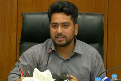 আমাকে ‘স্যার’ বলার দরকার নেই: তথ্য উপদেষ্টা নাহিদ