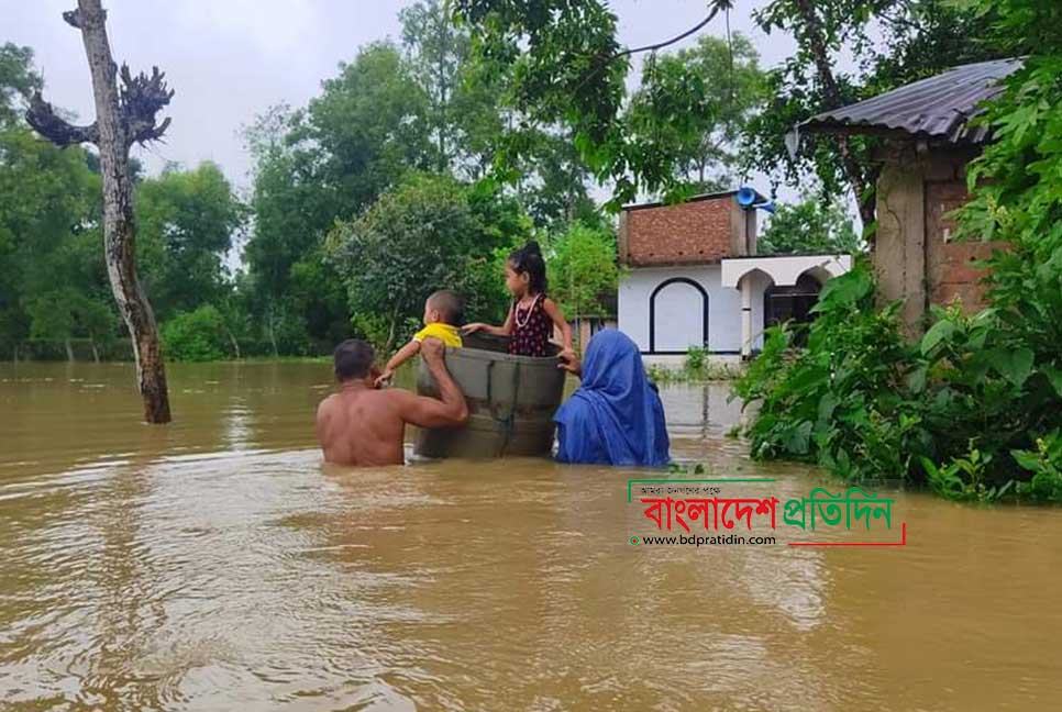 ফেনীর তিন উপজেলায় শতাধিক গ্রাম প্লাবিত, পানিবন্দি লক্ষাধিক মানুষ