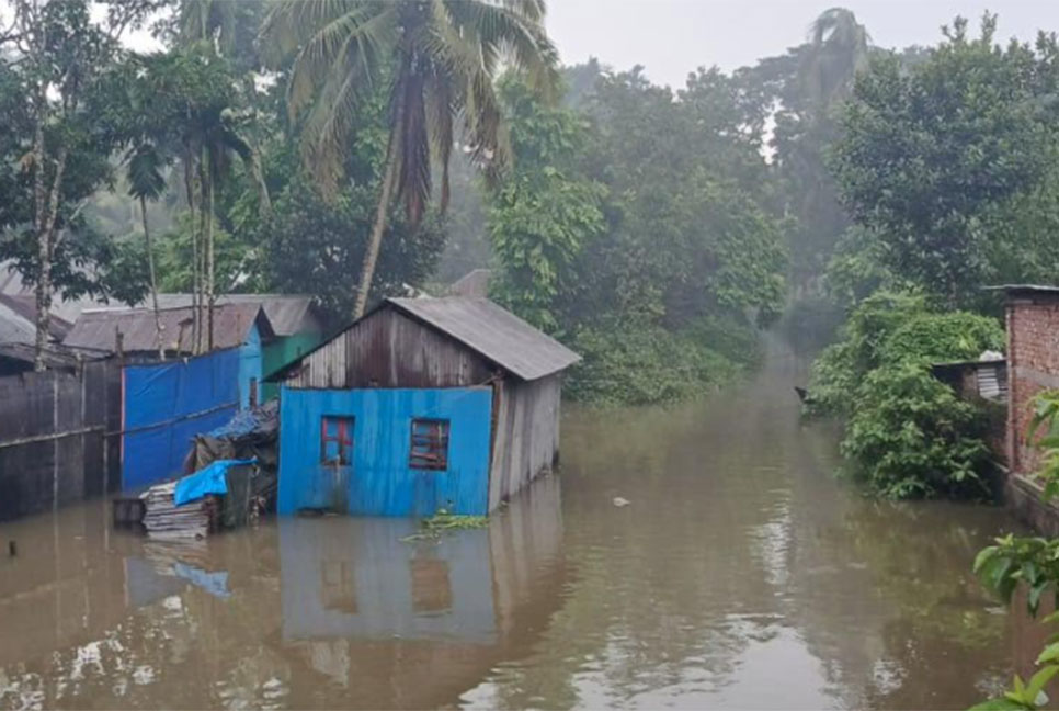 চাঁদপুরে টানা বৃষ্টিতে জলাবদ্ধতা