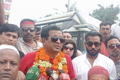 গোপালগঞ্জে আওয়ামী লীগের দুঃশাসনের প্রতিবাদে বিএনপি নেতার পথসভা