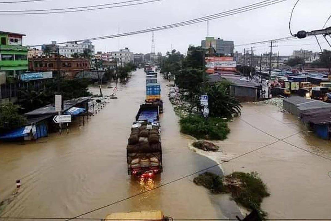 ঢাকা-চট্টগ্রাম মহসড়কে যান চলাচল বন্ধ 