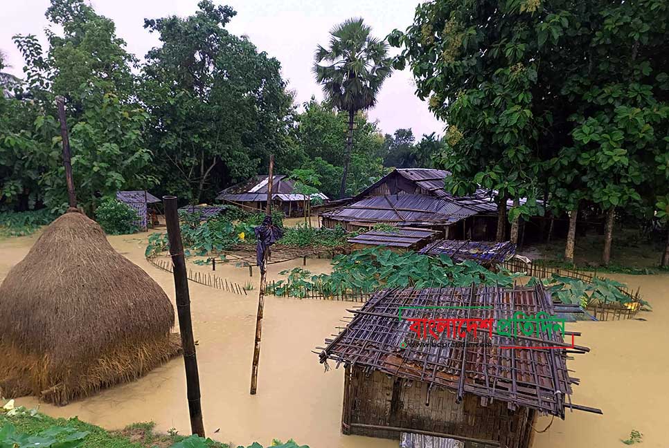 বন্যায় পাহাড়ে বেশি ক্ষতি