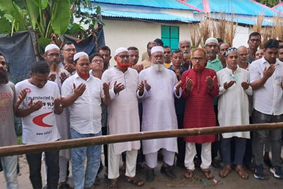 ছাত্র আন্দোলনে শহীদ গোপালগঞ্জের বাবু মোল্লার কবর জিয়ারত