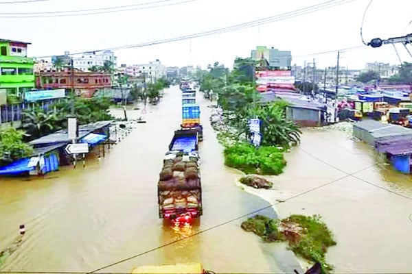 ঢাকা-চট্টগ্রাম মহাসড়কে যান চলাচল বন্ধ, দুর্ভোগ