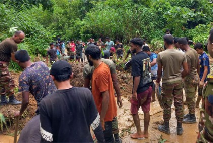 সাজেকে আটকে পড়া ২৬০ পর্যটককে উদ্ধার করল সেনাবাহিনী