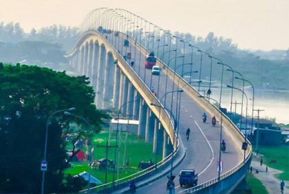 সেরনিয়াবাত সেতুর ১২ ঘণ্টায় আদায় হওয়া টোলের টাকা বন্যার্তদের দেওয়ার ঘোষণা

