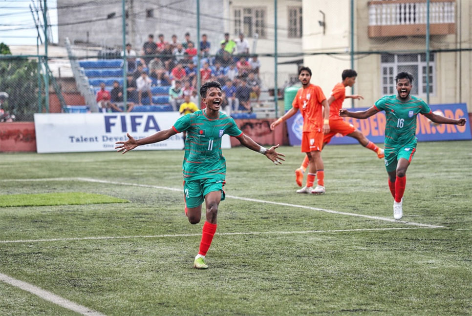 টাইব্রেকারে ভারতকে হারিয়ে ফাইনালে বাংলাদেশ