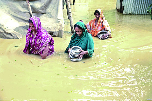 ভাসছে লাশ, ত্রাণের জন্য অপেক্ষা