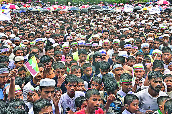 নিজ দেশে ফেরার দাবি রোহিঙ্গাদের