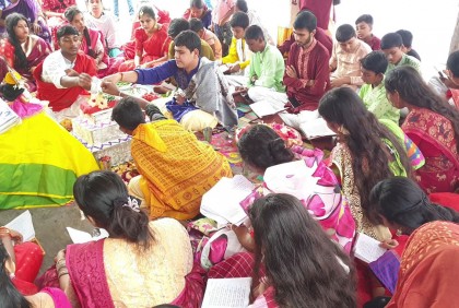 মুন্সীগঞ্জে বন্যার্তদের জন্য হিন্দু ধর্মাবলম্বীদের প্রার্থনা