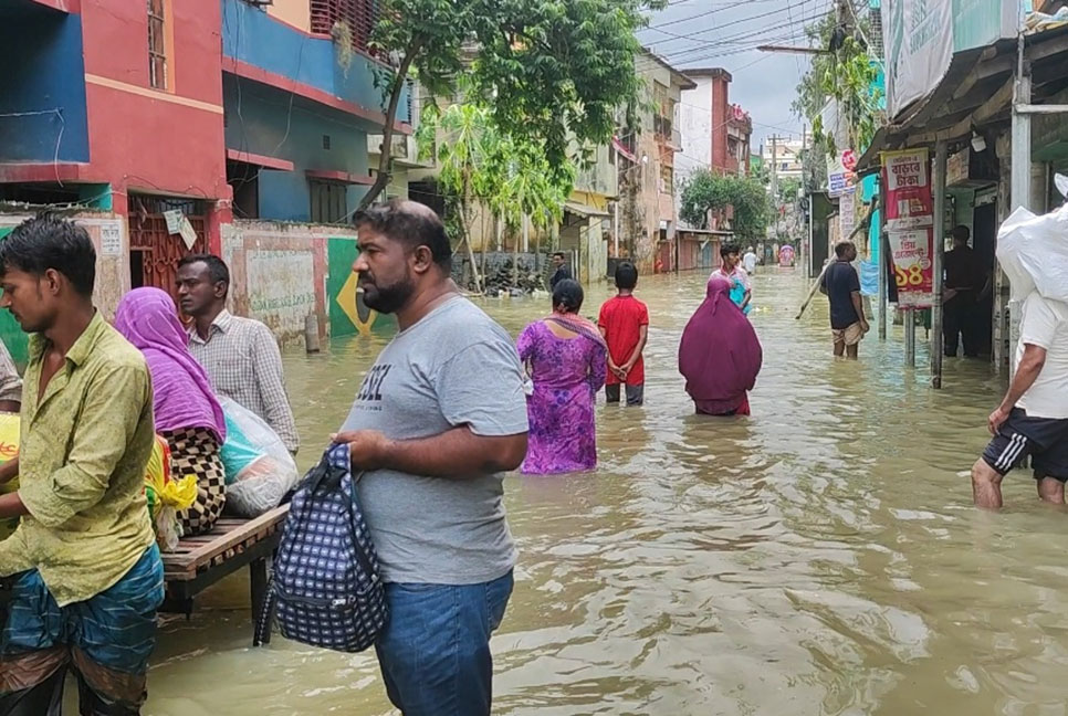 ফেনীতে বন্যা পরিস্থিতি উন্নতির দিকে