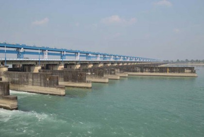 গজলডোবার গেট খোলা, পানি ঢুকলে ভোগাবে নদীর তীররক্ষা বাঁধ