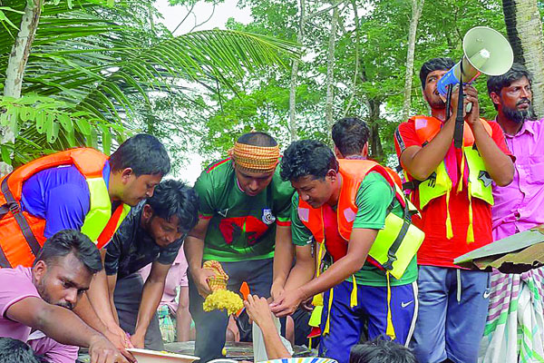 বন্যার্তদের পাশে ছাত্রদল