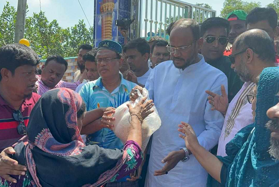 তারেক রহমানের নির্দেশে ত্রাণ বিতরণ করছে বিএনপি: টুকু