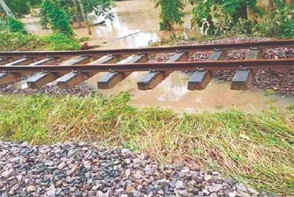 পূর্বাঞ্চলে ১৩ কিলোমিটার রেলপথ ক্ষতিগ্রস্ত