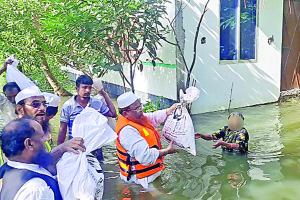 বন্যার্তদের পাশে বিভিন্ন ইসলামী দল ও সংগঠন