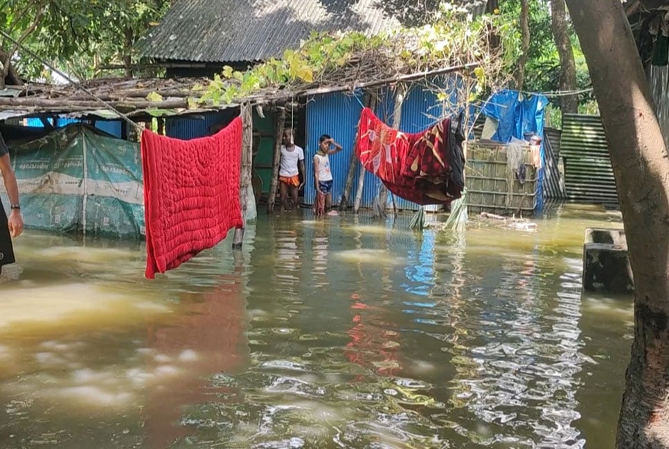 ফেনীতে বন্যায় মৃত্যুর সংখ্যা বেড়ে ২৮