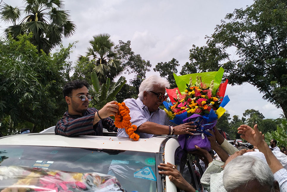 সাড়ে ৬ বছর পর নিজ এলাকায় ফিরেছেন বিএনপি নেতা সান্টু 