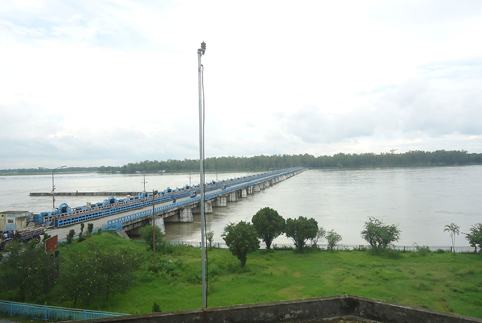 
তিস্তা মহাপরিকল্পনা বাস্তবায়ন; আঁধার কেটে
আলোর অপেক্ষায় নদী পাড়ের মানুষ