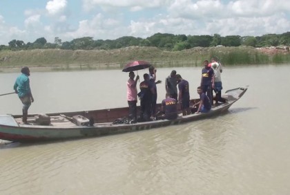
গোপালগঞ্জে নৌকা ডুবিতে এক ব্যক্তি নিখোঁজ