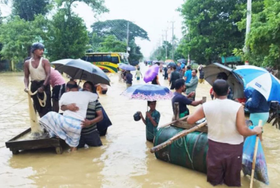 চট্টগ্রামে বন্যায় তলিয়ে গেছে খামারিদের স্বপ্ন, আর্থিক ক্ষতি প্রায় ২১ কোটি টাকা