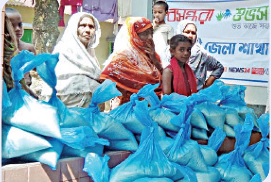 অবিরাম কাজে মগ্ন বসুন্ধরা শুভসংঘের সদস্যরা