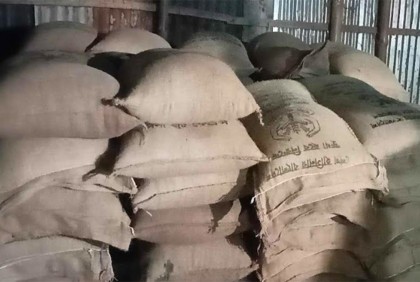 গাইবান্ধায় ১০০ বস্তা ত্রাণের চাল জব্দ