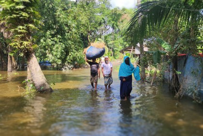এখনও পানির নিচে ফেনীর ১২ গ্রাম