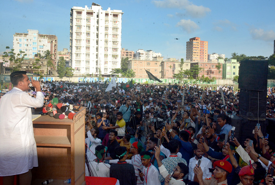 হাসিনার মতো যেকোনো ফ্যাসিস্টকে দেশছাড়া করব : সারজিস