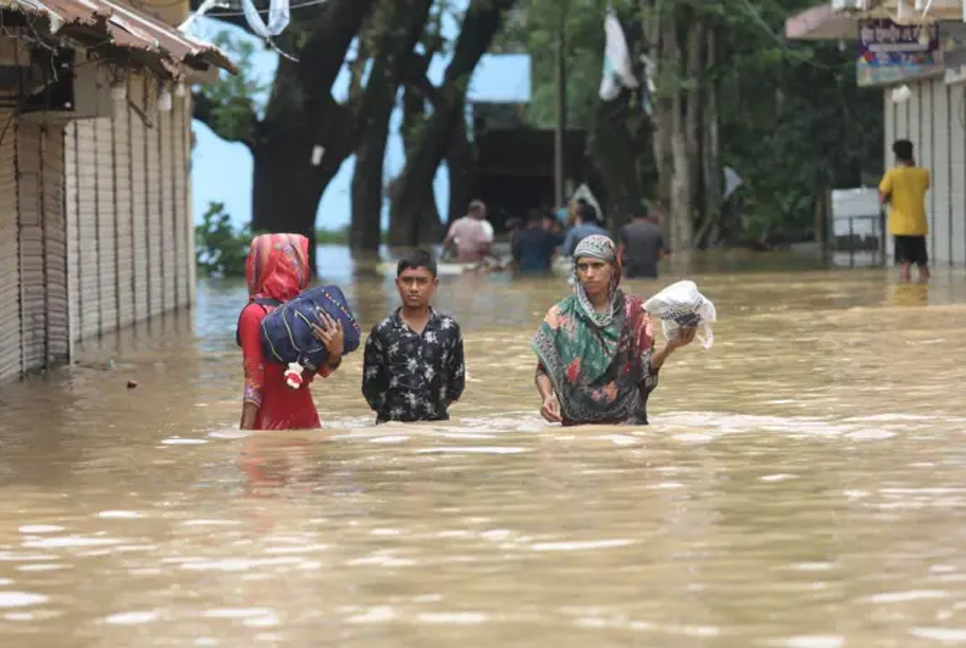 বন্যার্তদের সহায়তায় আরও ১০ লাখ ডলার দিচ্ছে জাপান

