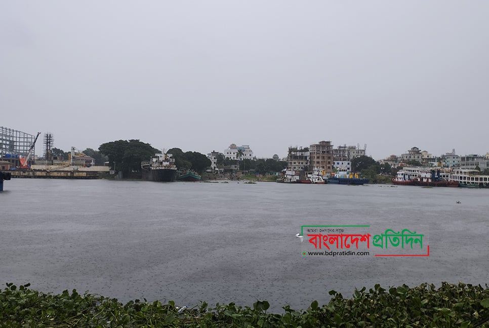 বর্ষণে শীতলক্ষ্যায় প্রাণের সঞ্চার