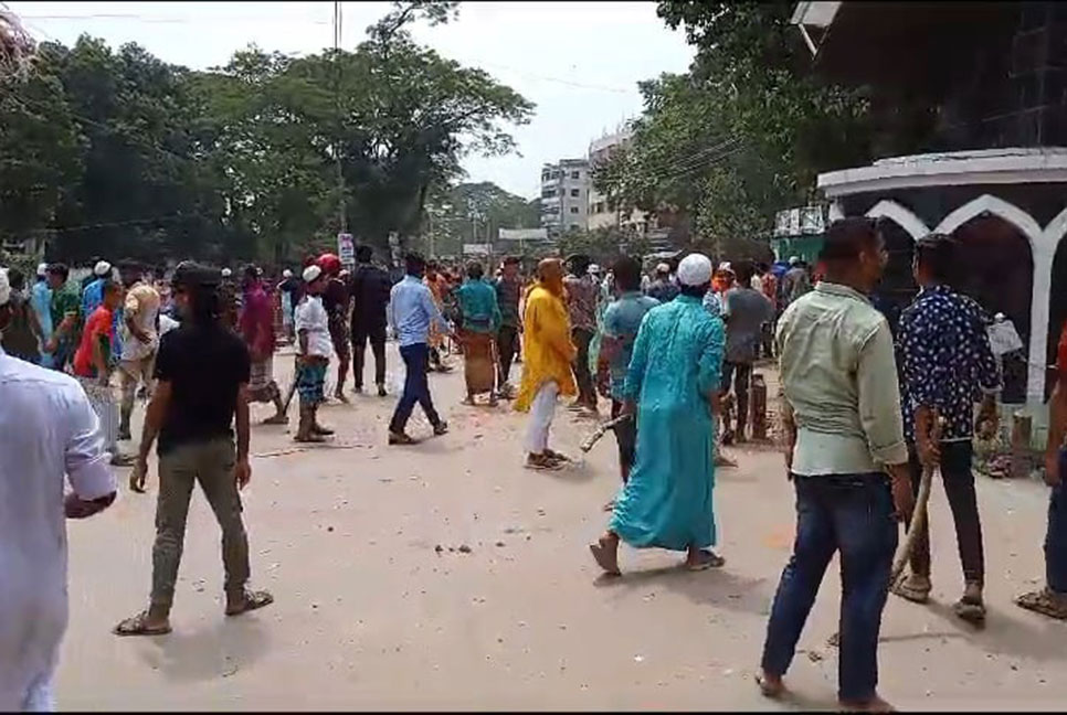 ব্রাহ্মণবাড়িয়ায় মুসল্লিদের দুই পক্ষের সংঘর্ষে আহত ২০