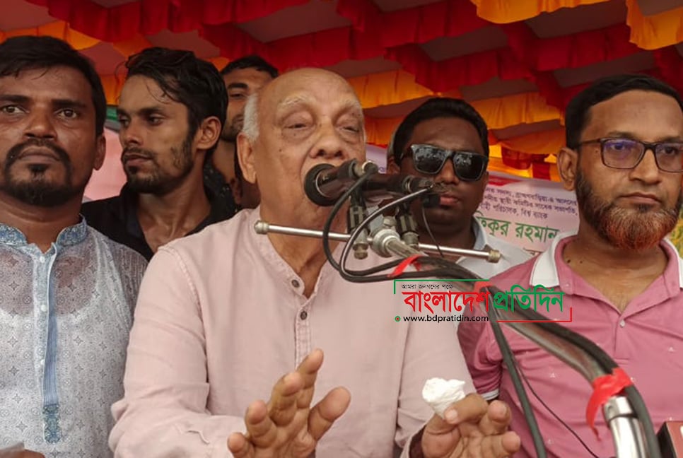 ‘যে আওয়ামী লীগ বিএনপিকে মেরেছে তারা এখন আপন হতে চাইবে’